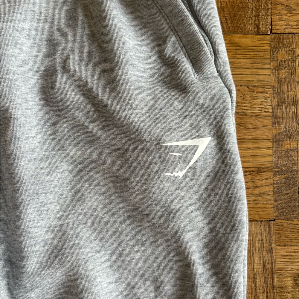 Gymshark React Joggers Men's Small Gray Slim Fit Sweatpants Athletic Workout